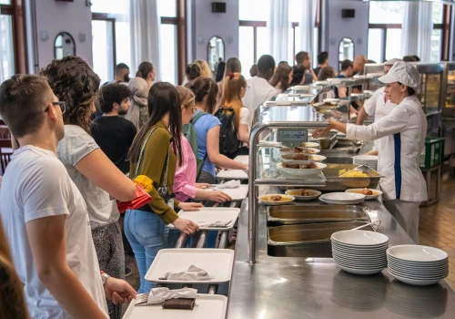 30 dni - tyle otwarty był BUWBAR. Co dalej z food hallem w Bibliotece Uniwersyteckiej w Warszawie?