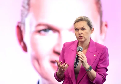 Zmiany w kalendarzu roku szkolnego? MEN reaguje. „Pogoda faktycznie się rozchwiała”