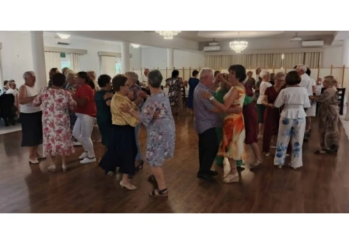 Rzgów. Seniorzy i dzieci wspólnie bawili się na spotkaniu integracyjnym