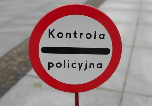 Piją i jadą! Policja zatrzymała aż 13 kierujących, którzy prowadzili pojazdy pod wpływem alkoholu