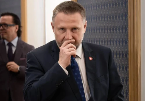 Układ na Mazowszu pod parasolem ochronnym. Politycy z wyrokami rządzą w najlepsze