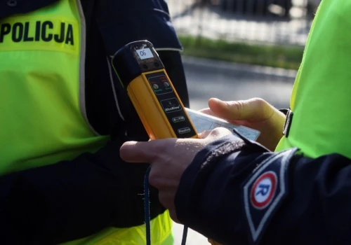 Długi weekend, krótki rozsądek. Na drogach powiatu wpadł m.in. 16-letni motorowerzysta z promilami