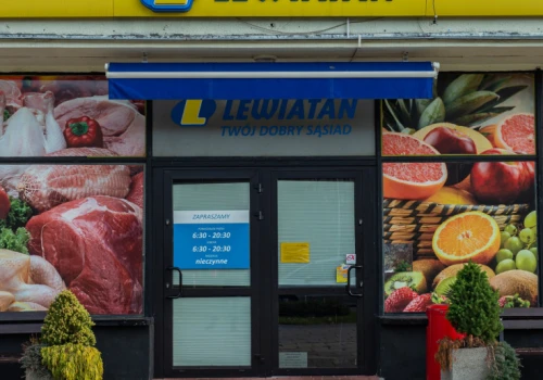 Były pola i łąki, będą mieszkania i sklepy. Lewiatan, Dino i Żabka
