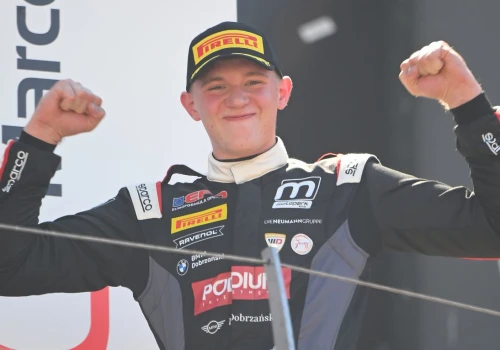Pierwsze podium Polaka na zapleczu F1. Świetne wieści z Włoch