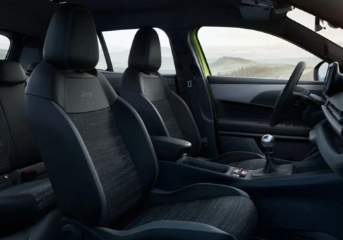 Totalnie nowy Jeep z rocznika 2026 za 92 400 zł. Kolor Bamboo wliczony w cenę