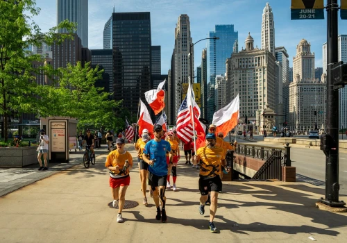 Chicago znów pobiegło z Tomaszem Sobanią. Polskie flagi i promocja Polski w sercu miasta