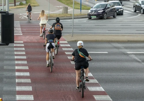 Kto ma pierwszeństwo na przejeździe rowerowym? Kierowcy się mylą