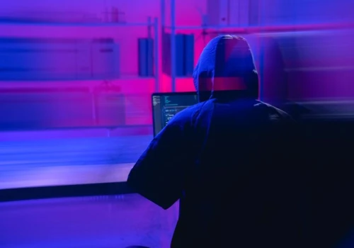 Fałszywe instalatory ChatGPT kradną hasła, sesje i dane firmowe