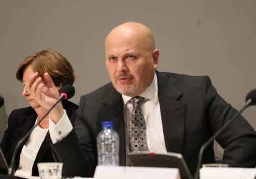 Trybunał w Hadze zawiesił prokuratora generalnego. Oskarżenia o 
