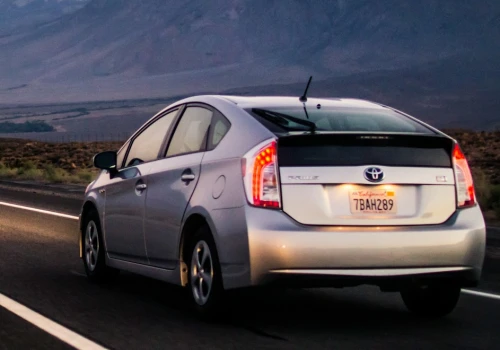 Hybrydowa Toyota po 300 tys. km – co zostaje z baterii i co zdążyło się zepsuć?