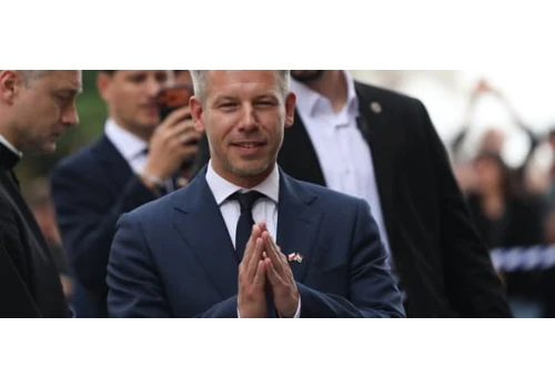 Być jak Péter Magyar. Czego kampania Tiszy uczy nas o populizmie i współczesnej polityce?
