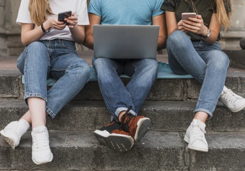 Spotkajmy się offline. W Bielsku-Białej odbędzie się wykład o intymności dzieci i młodzieży w sieci