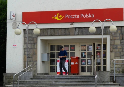 Co z fuzją Poczty Polskiej i Orlen Paczki? Minister mówi wprost