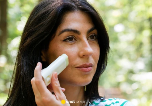 To najlepszy SPF50 w sztyfcie na lato. Nawilża i chroni, teraz na wyprzedaży