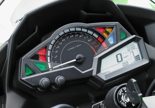 Kawasaki wraca z mniejszą Ninja. I dobrze, bo małe sportowe motocykle wciąż są potrzebne