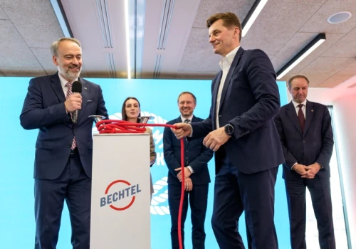 Bechtel „zacumował w Gdańsku”. Wykonawca pierwszej polskiej atomówki otwiera pomorskie biuro