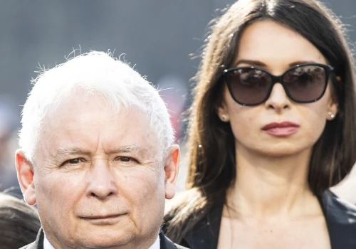Kaczyński liczy się z jej zdaniem. Co naprawdę łączy Martę Kaczyńską z PiS?