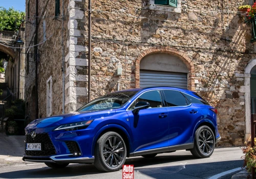 Lexus świętuje 30 lat w Polsce. Obniża ceny i daje rabaty na akcesoria