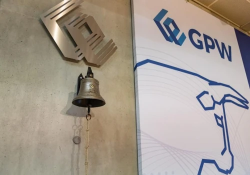 Dywidendy Orlenu i KGHM uchwalone. Znów buja na GPW