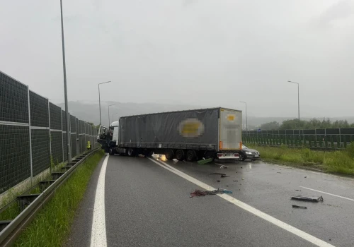 Wypadek z udziałem samochodu ciężarowego na obwodnicy. Duże utrudnienia!