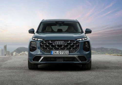 Nowe Audi Q7 to król autostrad, którego pokochasz w długich trasach. Wszyscy grzebią diesla, a oni robią swoje