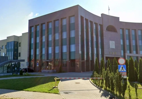 Sędzia zatrzymana za jazdę po pijanemu wróciła do pracy. Jej trzej obrońcy skutecznie blokują postępowanie