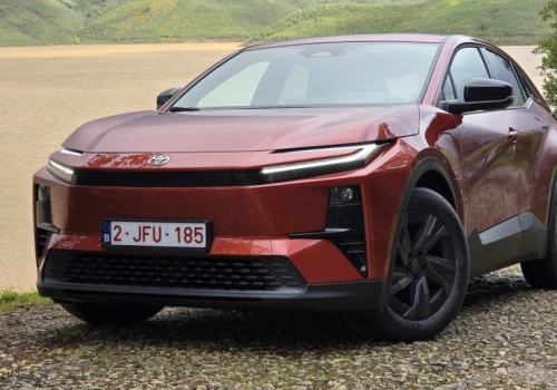 Toyota zszokowała rynek samochodów elektrycznych w maju i zdeklasowała Teslę. Koniec mitu