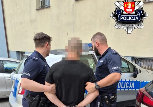Podpalił stodołę, a potem zadzwonił pod 112. Groził kolejnym pożarem i znieważał operatora