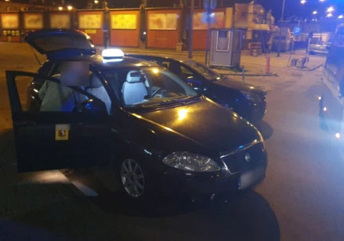 Oznakował auto jak taksówkę, ale nie miał licencji. Kierowca wpadł podczas nocnej kontroli w Lublinie