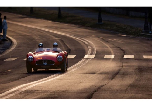 Legenda sprzed dekad i współczesne modele. Maserati na starcie 1000 Miglia 2026