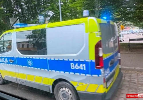Passat zatrzymany przy dworcu autobusowym. Dlaczego?