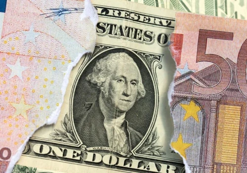 Bliskowschodnia eskalacja nie zmąciła notowań złotego. Kurs euro wciąż w bok