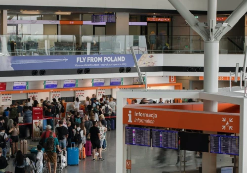 Już w te wakacje pasażerowie odetchną z ulgą. Lotnisko Chopina znosi irytujący limit