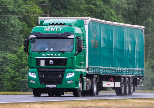 Białoruski gigant dalej jeździ po UE – transportowe sankcje w szwedzkim dochodzeniu