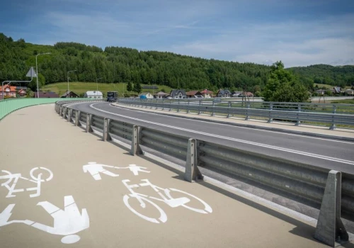 Nowy most w Lutczy i rozbudowa DW 989 – zakończono inwestycję za 31 mln zł