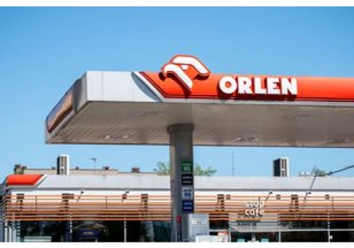 Zarobki kasjerów na Orlenie. Tyle dostają 