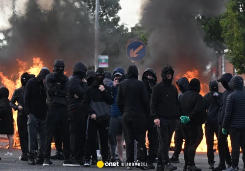 Belfast w ogniu. Powracają obrazy z 