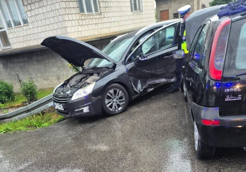 Trzy osoby poszkodowane w wypadku. Wśród rannych dwie dziewczynki
