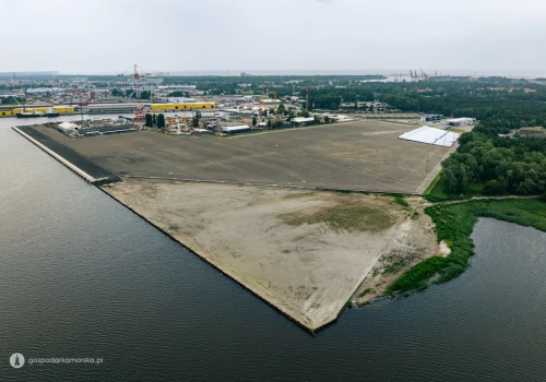 Jeszcze o rozbudowie Świnoujście Offshore Terminalu. 26 hektarów i 500 metrów nabrzeża czeka na zagospodarowanie. Polskie kompetencje w offshore rosną