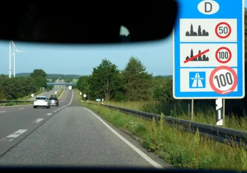 Nowy limit 100 km/h na niemieckich autostradach? Kierowcy dali się nabrać