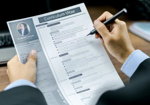 Co powinno się znaleźć w CV? Te informacje muszą się tam pojawić