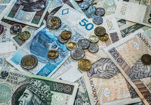 Lekarz bez specjalizacji wykazał 1,6 mln zł dochodu. Oświadczenie wywołało szeroką dyskusję