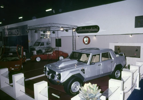Lamborghini LM002 kończy 40 lat. Tak narodził się pierwszy „Super SUV”