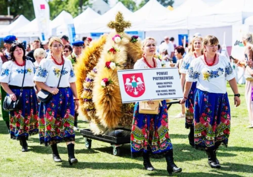 Łódzkie pełne tradycji. Kto wygra konkurs na Najpiękniejszy Wieniec Dożynkowy?