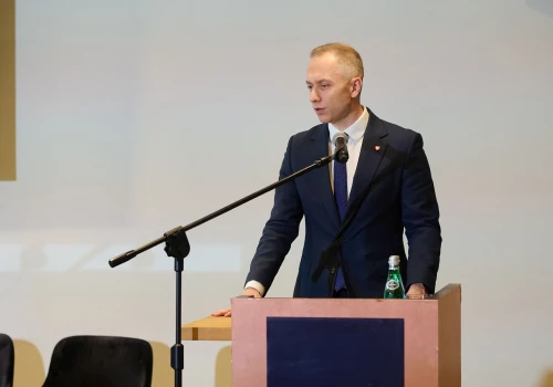 Serwerownia w kontenerze. Polska firma kosmiczna CloudFerro wysyła chmurę na front