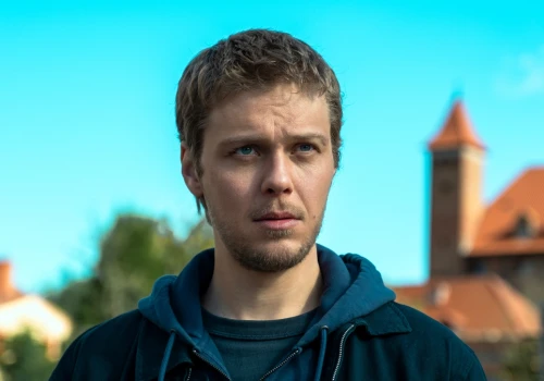 ,,Kolory zła: Czerń” bije rekordy popularności na Netflixie. Czy naprawdę warto obejrzeć film? Recenzja