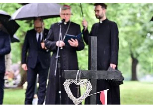 Toruń pamiętał o Klaudii. Wspólna modlitwa i chwila refleksji w Parku Glazja