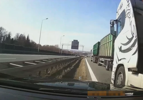 Poszukiwany sprawca kolizji na S-1. Policja mimo nagrania nie dała rady ustalić kto to jest