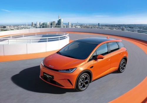 BYD rzuca wyzwanie Toyocie Yaris i Renault Clio. Dolphin G z napędem PHEV pokona do 105 km na prądzie