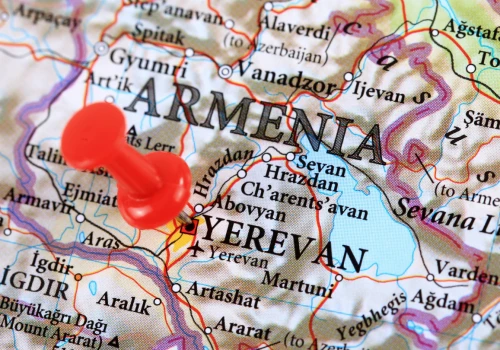 Armenia wybiera przyszłość. O tym, kto naprawdę wygrał rozmawiamy ze Stasią Budzisz
